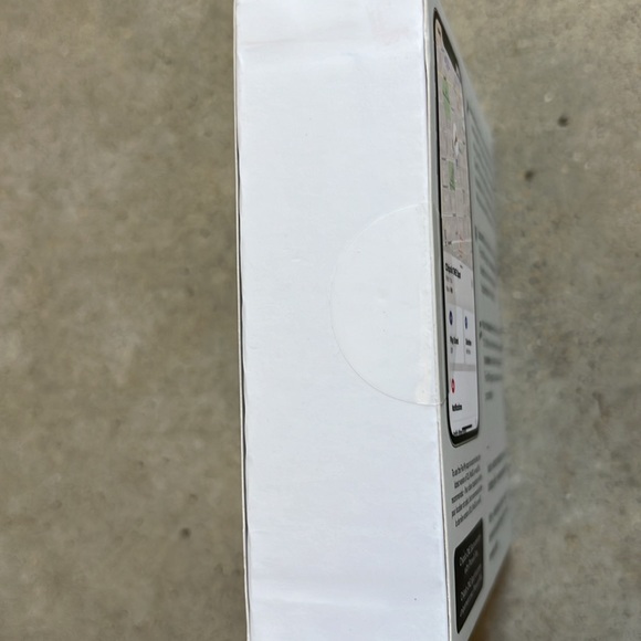 NWT item finder bluetooth tracker chip airtag travel - Picture 6 of 9